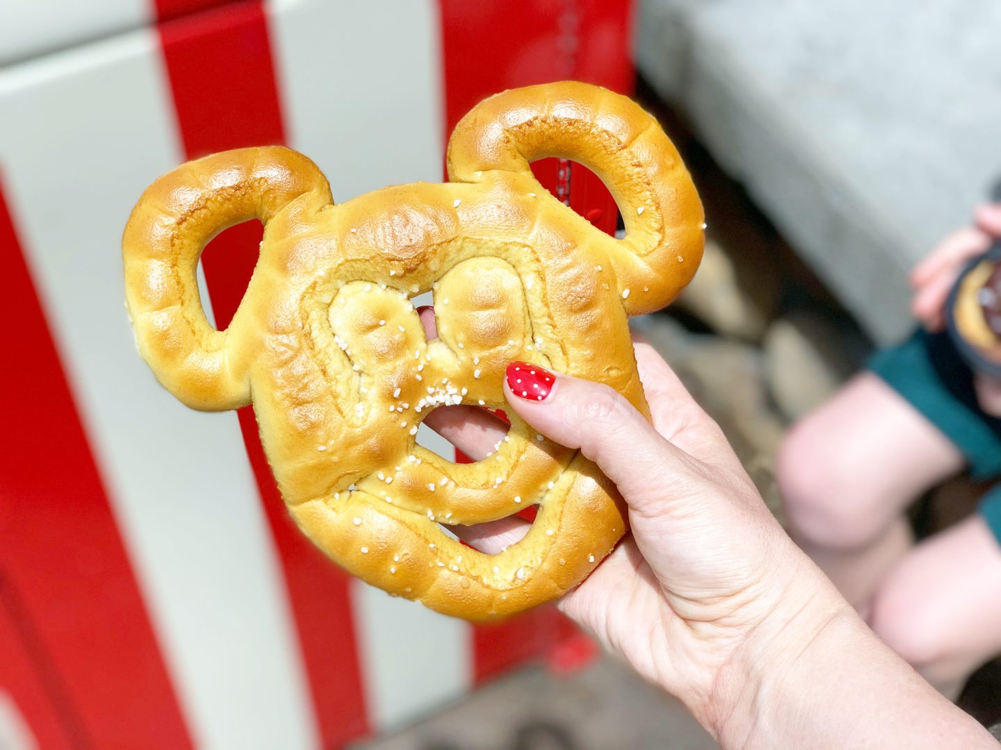 10 Walt Disney World Snacks You Must Try
