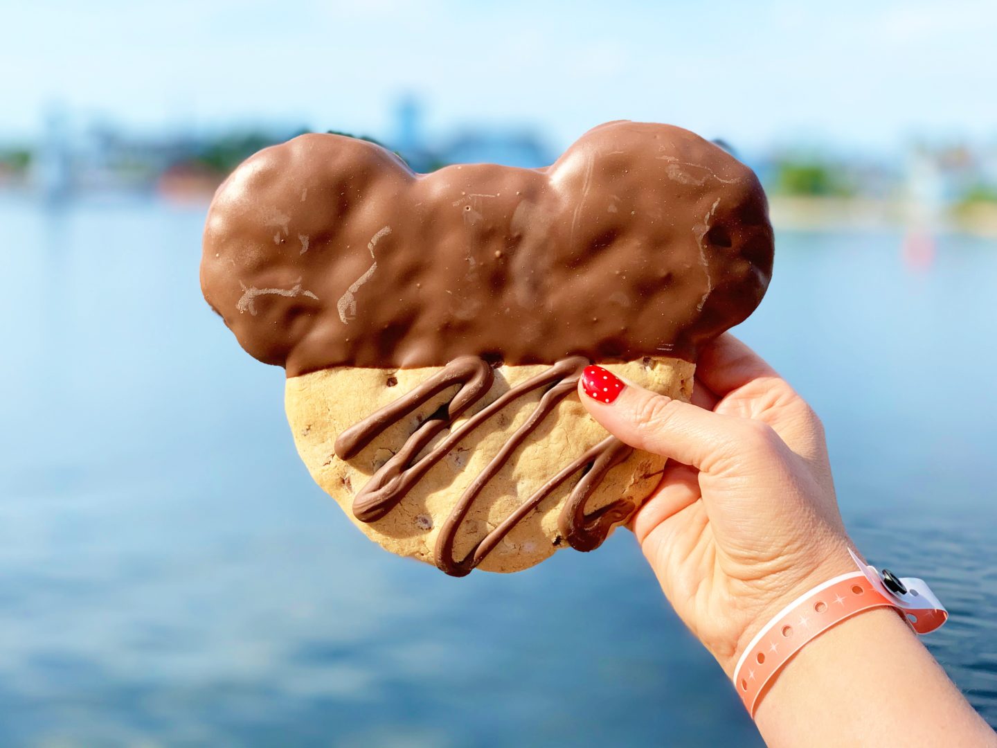 10 Walt Disney World Snacks You Must Try