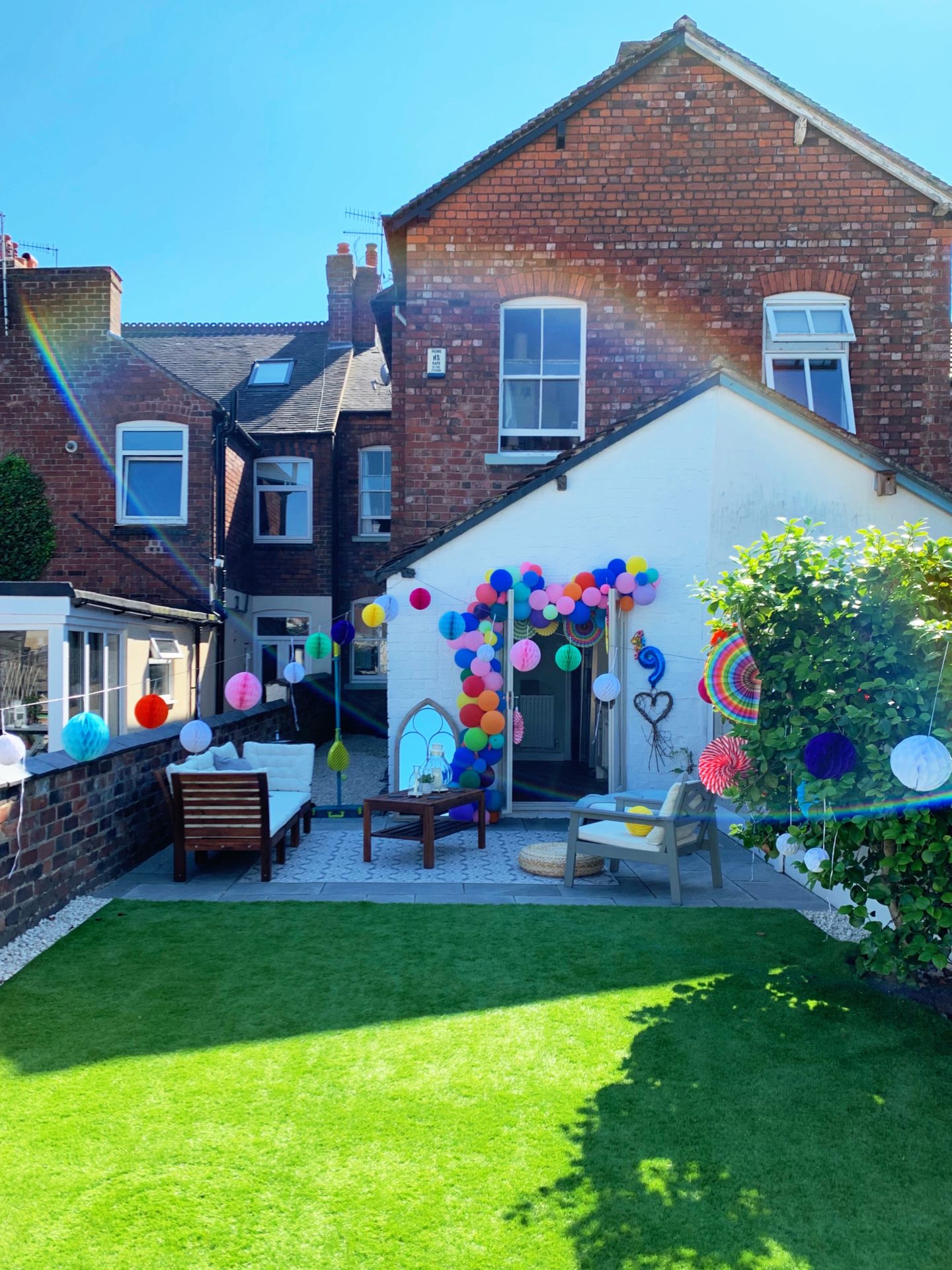 How to make your own balloon garland